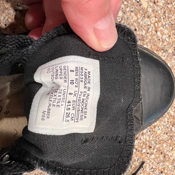 Black Converse, Size 8 - Picture 5 of 5